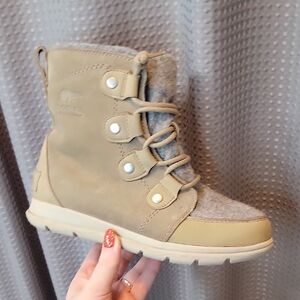 Sorel Explorer Joan Winter Boot Size 6